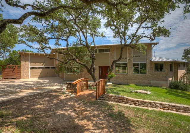Photo 3 of Single family home for sale at 798 Fawn Trl, Canyon Lake, TX 78133 | MLS# 6723957 | Listing updated on 2026-07-30