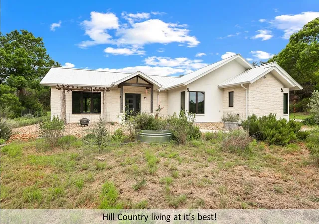 Photo 4 of Single family home for sale at 408 Stonegate Ln, Dripping Springs, TX 78620 | MLS# 8773543 | Listing updated on 2026-09-15