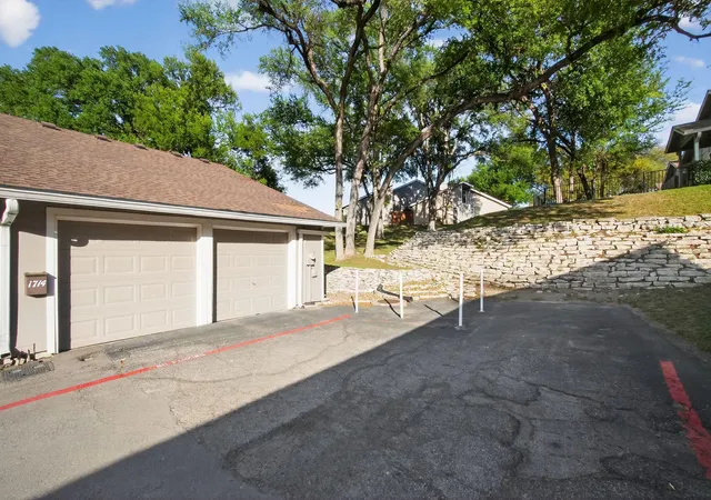 4th image of 1714 Timber Brush Trl, Austin, TX 78741 | MLS# 1598480