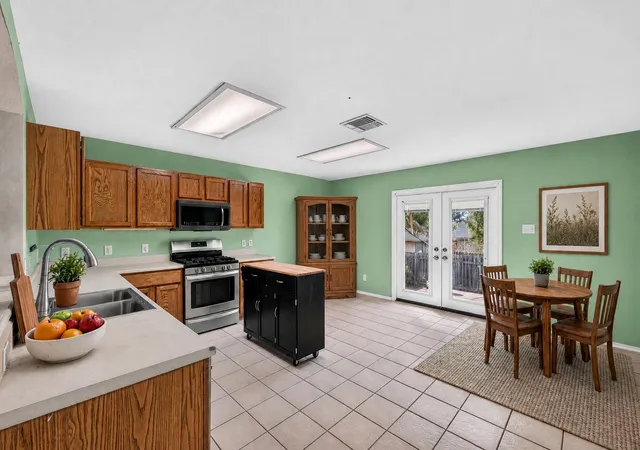 2nd image of 108 Remington Dr, Kyle, TX 78640 | MLS# 5400402