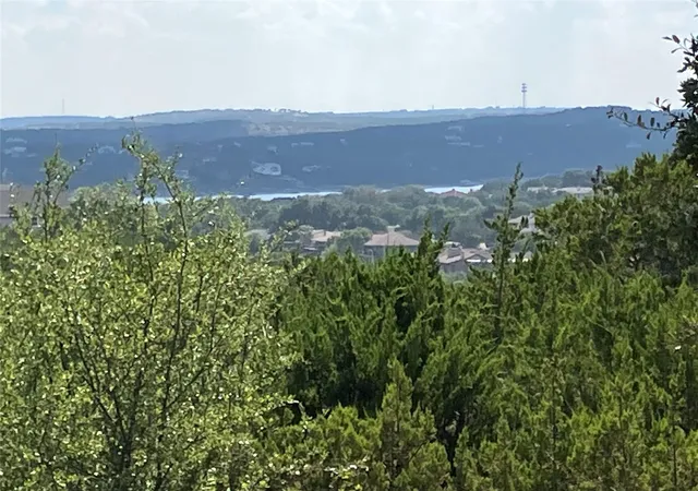 Photo 3 of Single family home for sale at 19818 Colina Dr, Lago Vista, TX 78645 | MLS# 9798241 | Listing updated on 2026-09-27