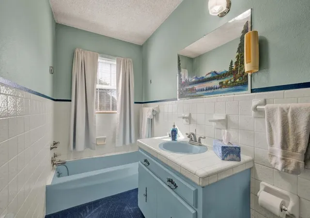4th image of 800 N Bishop St, San Marcos, TX 78666 | MLS# 8151464