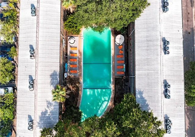 2nd image of 300 Crockett St, Austin, TX 78704