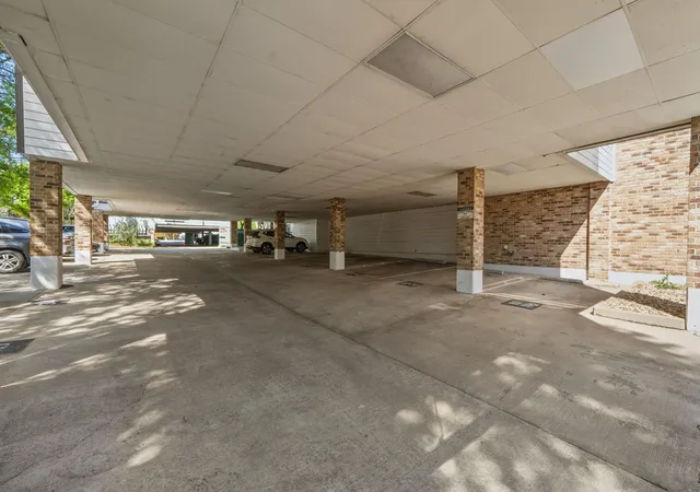 25th image of 912 W 22nd St #305, Austin, TX 78705 | MLS# 7032144
