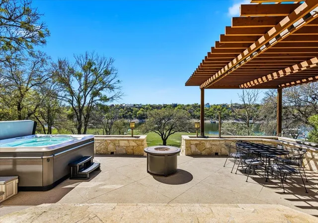 Homes for sale in Spicewood, TX | 25207 Lake View Dr, Spicewood, TX 78669 | MLS# 6390644