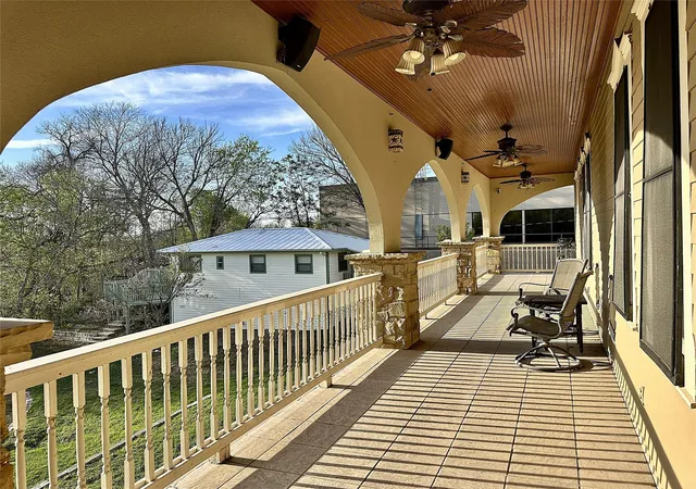 3rd image of 802 Main St, Bastrop, TX 78602 | MLS# 8822331