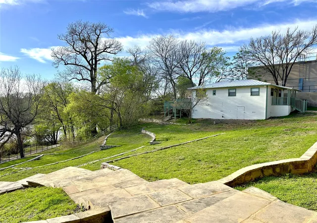 5th image of 802 Main St, Bastrop, TX 78602 | MLS# 8822331