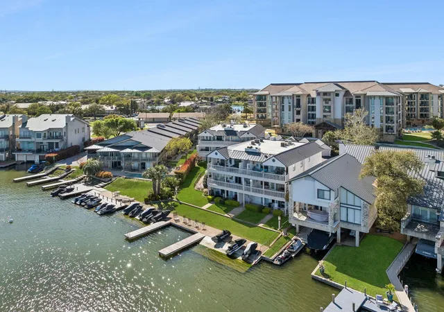 Homes for sale in Horseshoe Bay, TX | 101 Island Dr, Horseshoe Bay, TX 78657 | Houzeo