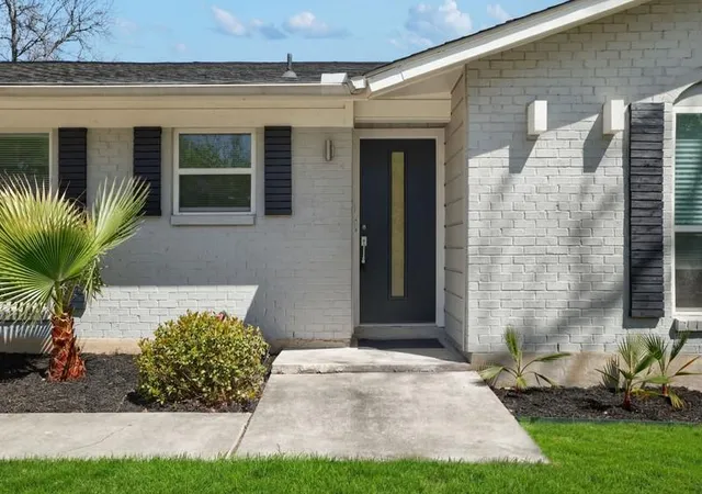 3rd image of 1704 Alleghany Dr, Austin, TX 78741 | MLS# 7529584