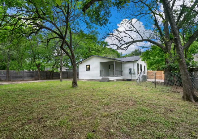23rd image of 3501 Grayson Ln, Austin, TX 78722 | MLS# 7694126