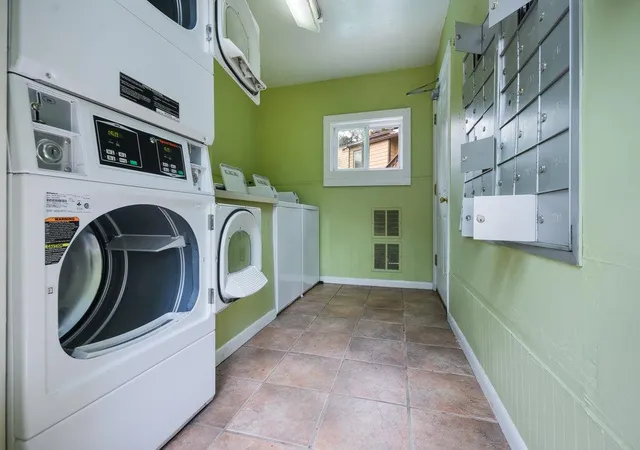 2nd image of 1000 W 26Th St, Austin, TX 78705