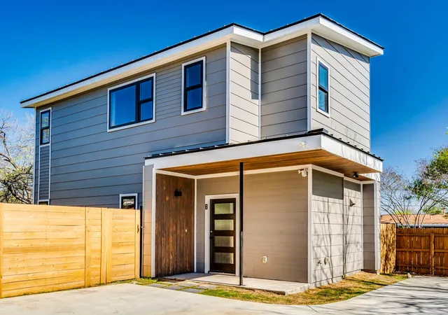 Single family home for sale at 206 E Wonsley Dr #2, Austin, TX 78753 | MLS# 7058683 | Listing updated on 2026-09-23