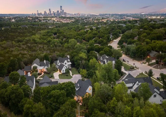 3rd image of 3018 Sunridge Dr #8, Austin, TX 78741 | MLS# 3476327