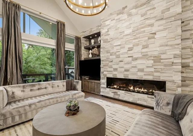 5th image of 3018 Sunridge Dr #8, Austin, TX 78741 | MLS# 3476327