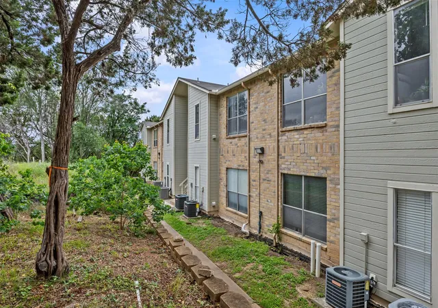 3rd image of 2450 Wickersham Ln, Austin, TX 78741