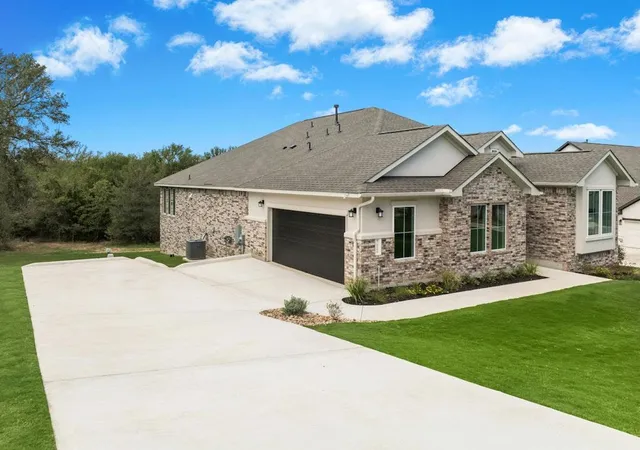 2nd image of 121 Booted Eagle Claw Cv, Cedar Creek, TX 78612 | MLS# 9673806