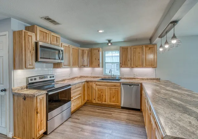 Homes for sale in Lexington, TX | 609 Dickson St, Lexington, TX 78947 | MLS# 4768754