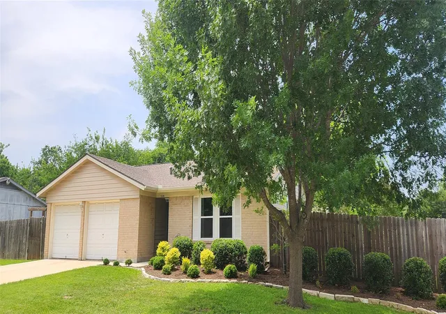 Photo 3 of Sale Pending at 1306 Lawnmont Dr, Round Rock, TX 78664 | MLS# 1773009 | Listing updated on 2026-10-09