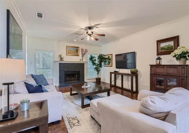 Photo 3 of Single family home for sale at 1918 Lakeway Blvd, Lakeway, TX 78734 | MLS# 1155664 | Listing updated on 2026-08-03