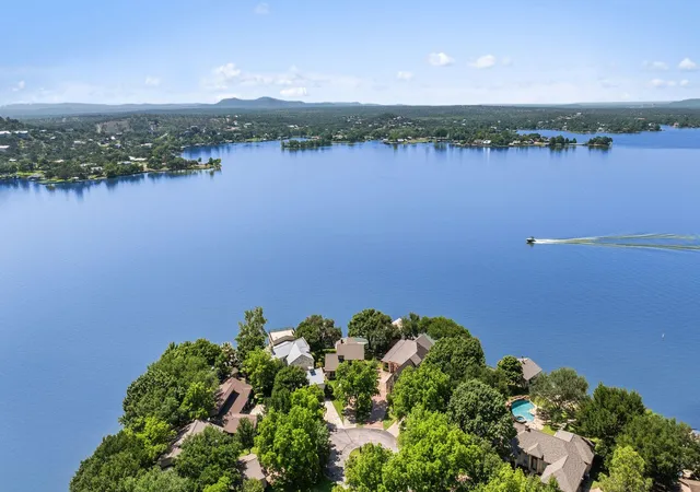 2nd image of 21 Beaver Is, Marble Falls, TX 78654 | MLS# 5067241