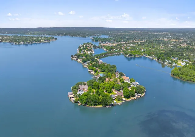 3rd image of 21 Beaver Is, Marble Falls, TX 78654 | MLS# 5067241