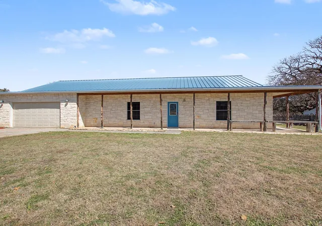 Homes for sale in Kingsland, TX | 2207 Boxwood Cir, Kingsland, TX 78639 | MLS# 3247013