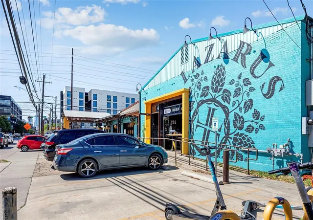 2nd image of 2235 E 6Th St, Austin, TX 78702