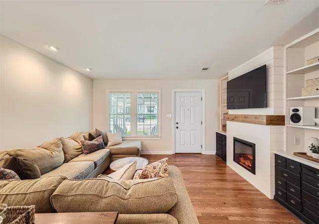 4th image of 1215 Payne Ave, Austin, TX 78757 | MLS# 9962203