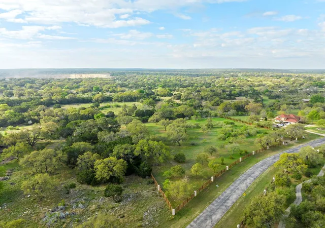 2nd image of 415 E Bartlett Dr, Buda, TX 78610 | MLS# 9866129