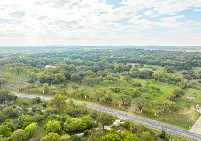 5th image of 415 E Bartlett Dr, Buda, TX 78610 | MLS# 9866129