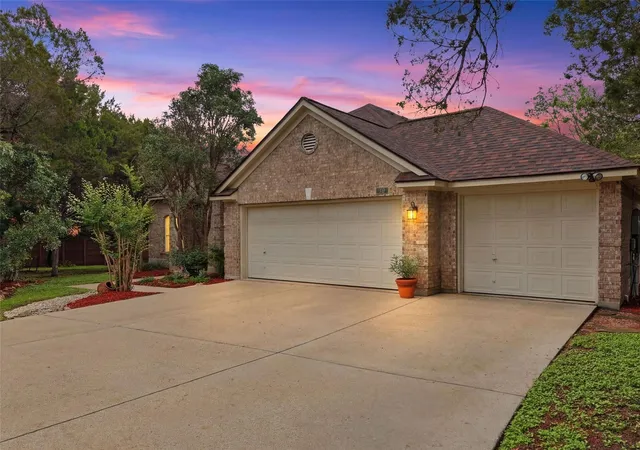 2nd image of 29 Horseshoe Trl, New Braunfels, TX 78132 | MLS# 2129075