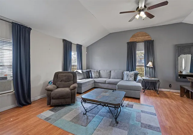 4th image of 137 Scarlet Oaks Dr, Dale, TX 78616 | MLS# 5407408