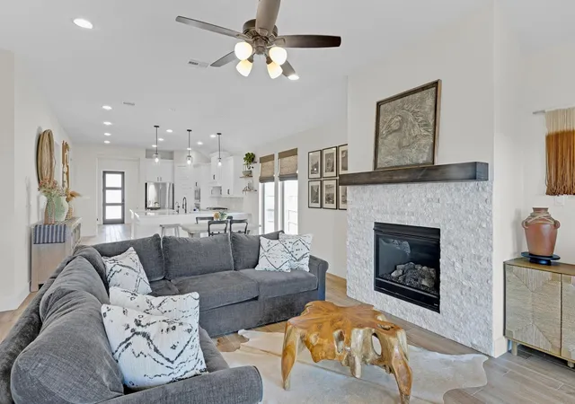 2nd image of 378 Carpenter Hill Dr, Buda, TX 78610 | MLS# 5532418