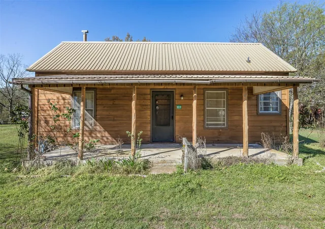Homes for sale in Lexington, TX | 809 N Main St, Lexington, TX 78947 | MLS# 2031050