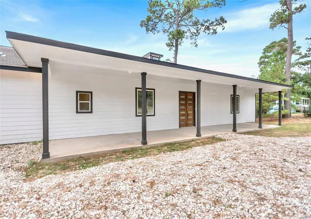 Photo 4 of Single family home for sale at 197 S Buckhorn Dr, Bastrop, TX 78602 | MLS# 3042606 | Listing updated on 2026-06-23