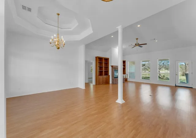 3rd image of 107 N Oak Vista Dr, Burnet, TX 78611 | MLS# 8522822