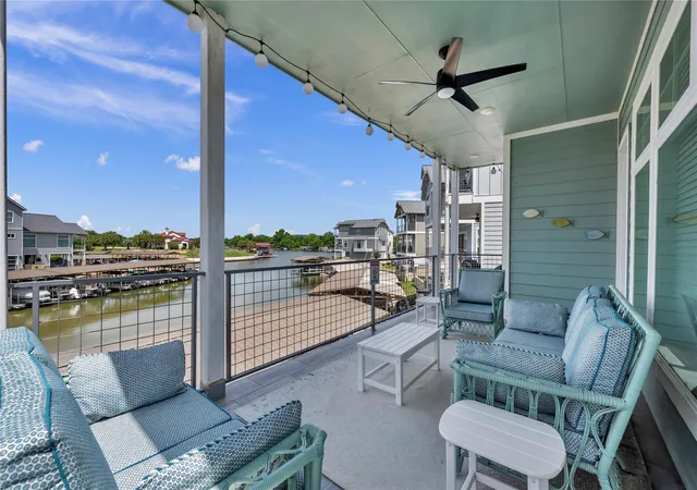 Photo 3 of Single family home for sale at 200 Marina Blf, Kingsland, TX 78639 | MLS# 2978232 | Listing updated on 2026-06-27