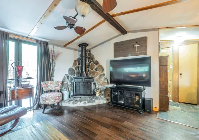 3rd image of 210 W Lakeshore Dr, Dripping Springs, TX 78620 | MLS# 9831210