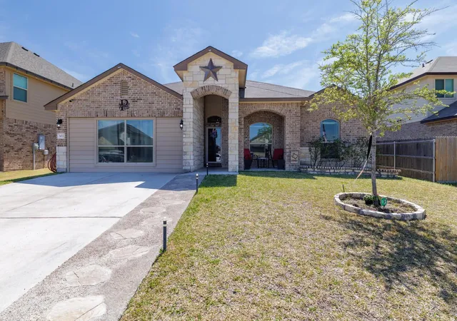 Photo 1 of Single family home for sale at 302 Paddock Ln, Killeen, TX 76542 | MLS# 5203147 | Listing updated on 2026-05-12