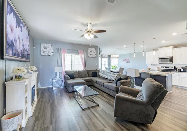 Photo 3 of Single family home for sale at 302 Paddock Ln, Killeen, TX 76542 | MLS# 5203147 | Listing updated on 2026-05-12