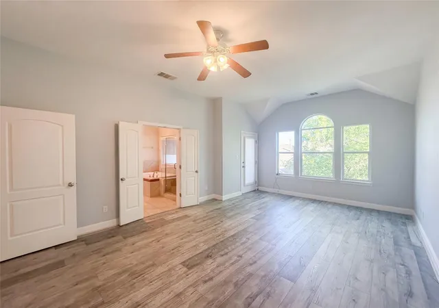 Listing Photo 4 - Condo for sale in building located at 104 Perpetuation Dr, Austin, TX 78734