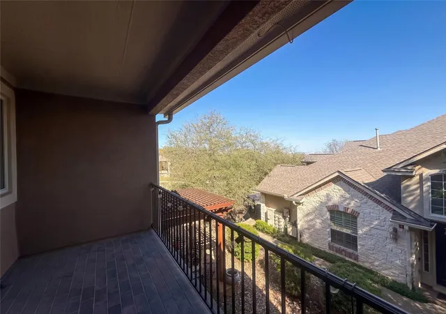 Listing Photo 5 - Condo for sale in building located at 104 Perpetuation Dr, Austin, TX 78734