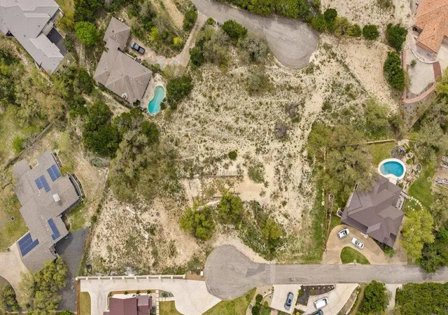 13th image of 4000 Tejon Cir, Austin, TX 78734 | MLS# 3436376