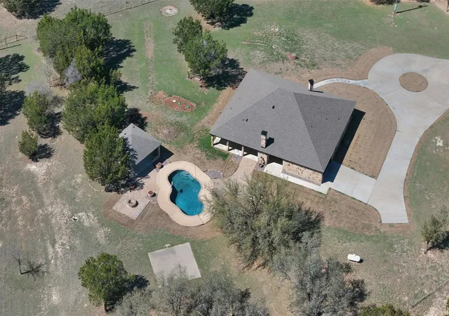 Homes for sale in Lometa, TX | 1832 County Road 2699, Lometa, TX 76853 | MLS# 9977366