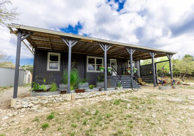 Photo 4 of Manufactured home for sale at 1925 Cripple Crk Stage Rd, Dripping Springs, TX 78620 | MLS# 9611995 | Listing updated on 2026-09-09