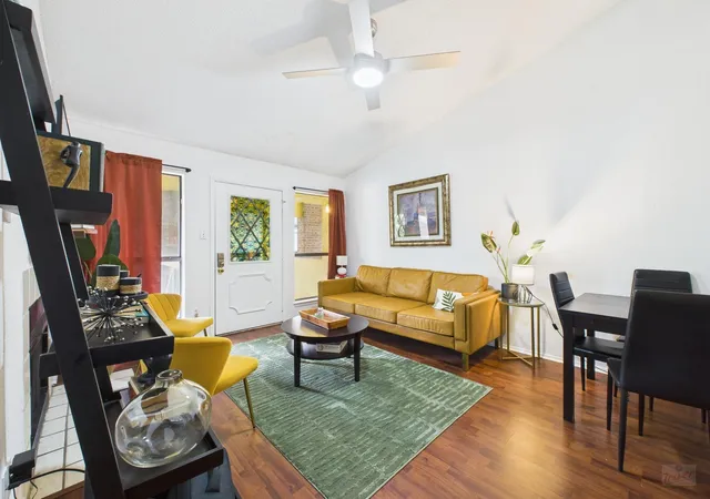 23rd image of 806 W 24th St #300, Austin, TX 78705 | MLS# 6013882