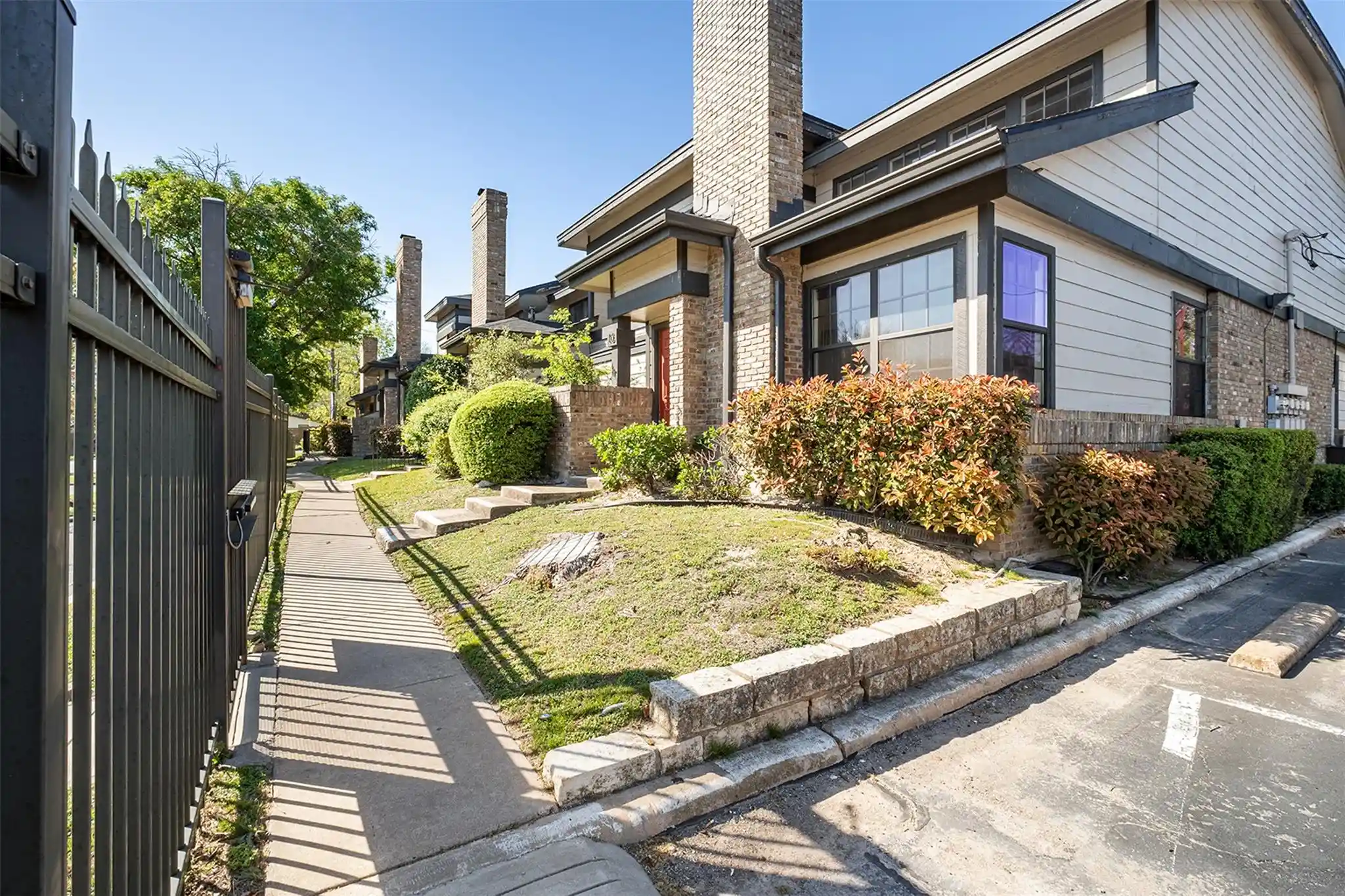 Listing Photo 2 - Condo for sale in 1748 Ohlen Rd located at 1748 Ohlen Rd, Austin, TX 78757 - Unit #16