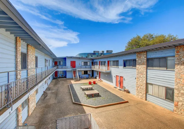 2nd image of 2408 Longview St #211, Austin, TX 78705 | MLS# 9506169