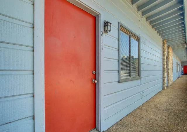 4th image of 2408 Longview St, Austin, TX 78705