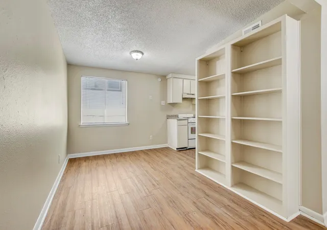 5th image of 2408 Longview St, Austin, TX 78705